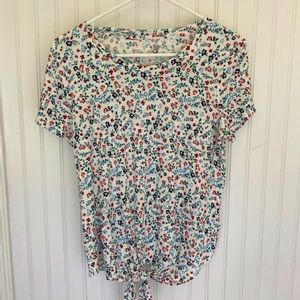 So Woman’s medium floral top